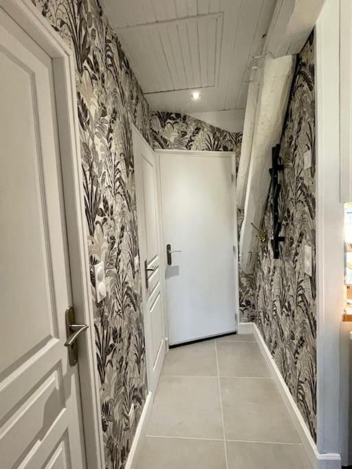 Appartement En Plein Centre Ville Milly-la-Foret Esterno foto