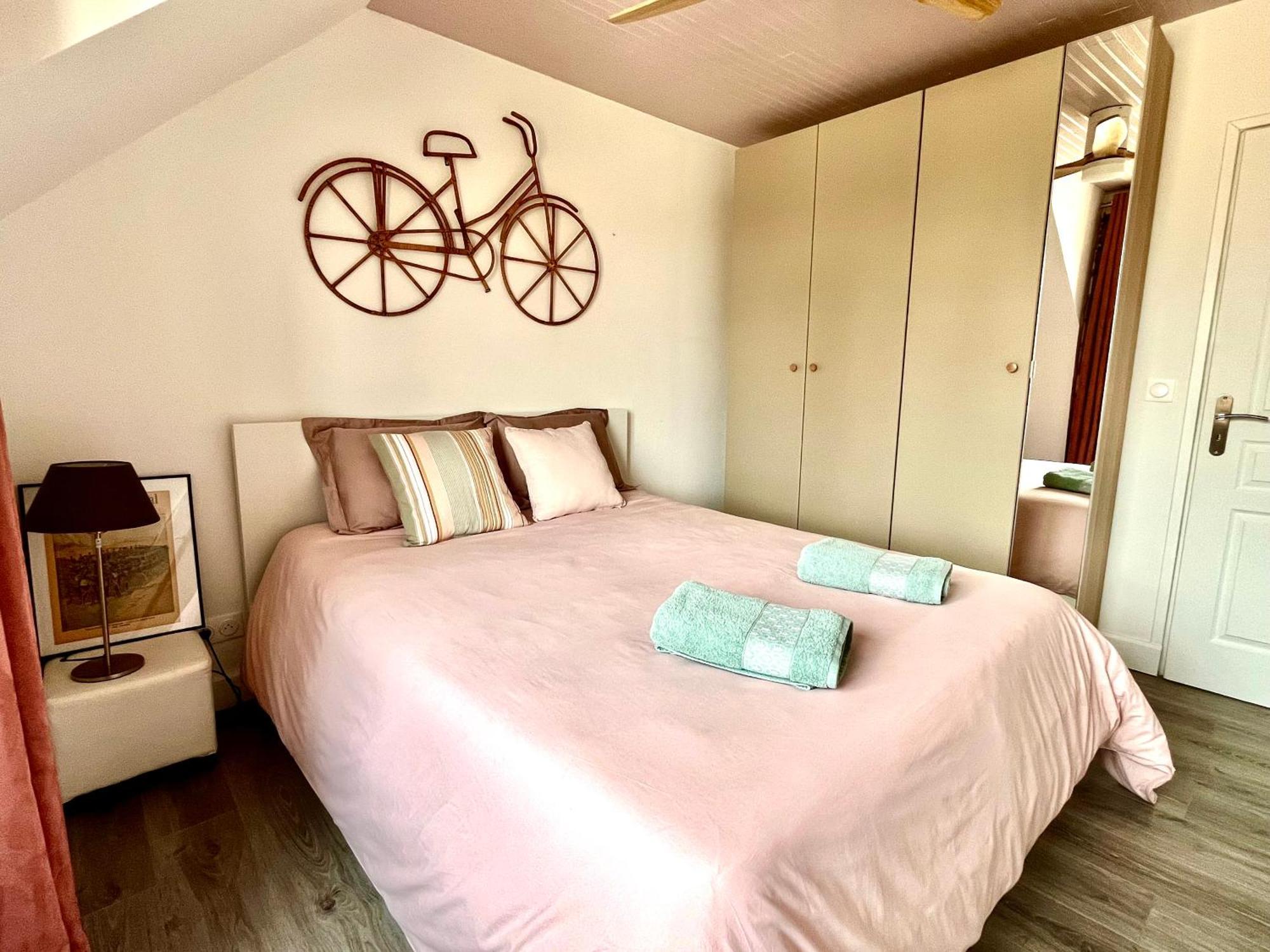 Appartement En Plein Centre Ville Milly-la-Foret Esterno foto
